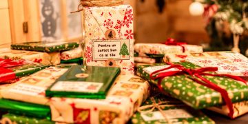 „Întâlnire pe nevăzute cu o carte”, la Târgul Caritabil din Baia Mare