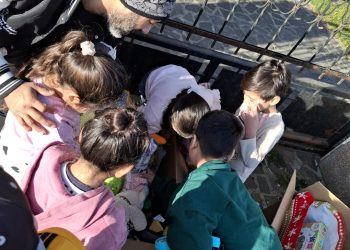 „Crăciunul Bucuriei – Solidaritate pentru Copii” a adus speranță și zâmbete în comunitatea băimăreană