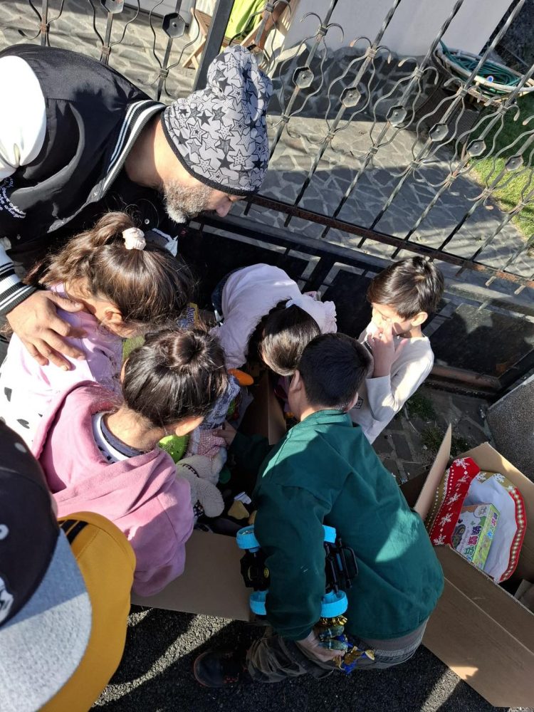 „Crăciunul Bucuriei – Solidaritate pentru Copii” a adus speranță și zâmbete în comunitatea băimăreană