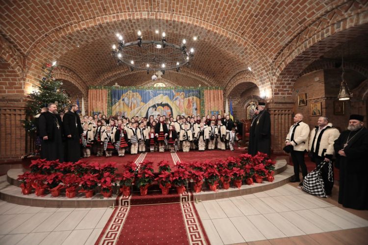 Glas de colind și suflet de Maramureș: Coconii din Bârsana, vestitori ai sărbătorii în Baia Mare