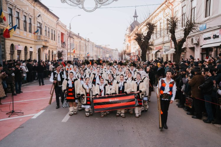 Sighetu Marmației a celebrat tradițiile autentice la Festivalul de Datini și Obiceiuri de Iarnă „MARMAȚIA 2025”