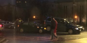 Accident lângă Vivo Baia Mare. Trei mașini implicate într-un carambol