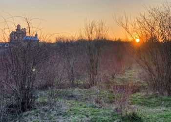 Noaptea în care Dumnezeu a ales să fie cu noi