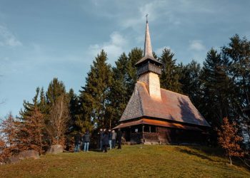 Biserica de lemn din secolul XVI, restaurată la Sighetu Marmației cu sprijin american