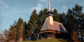 Biserica de lemn din secolul XVI, restaurată la Sighetu Marmației cu sprijin american