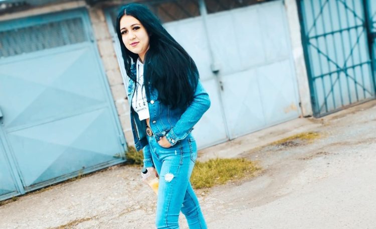 Rostaș Maria Raela Raisa, o minoră de 15 ani din Coltău, a dispărut de câteva zile de acasă și este căutată