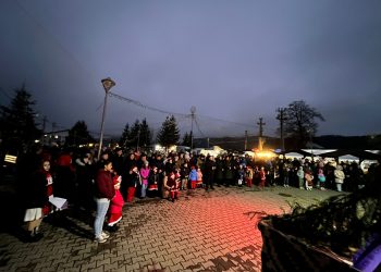 Crăciunul a prins viață la Lăpuș: colind, credință și oameni uniți la „Feerie de Iarnă”