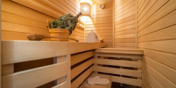 Lambriul din lemn: alegerea perfectă pentru un decor clasic și natural