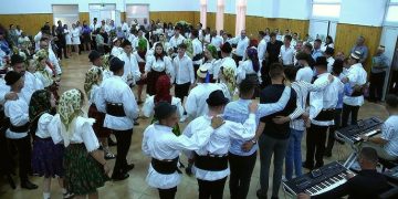 Joc și voie bună la Bârsana, de sărbători