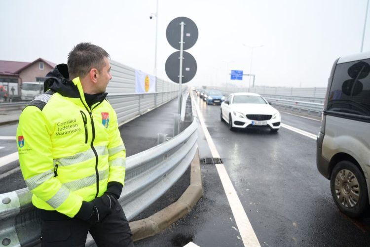 Nu contează cine construiește, contează cine taie panglica. Serios?