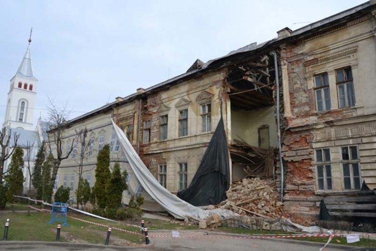 BAIA MARE: PESTE 50 DE CLĂDIRI NEÎNGRIJITE, IDENTIFICATE ÎN NOUL INVENTAR. IMPOZITELE AR PUTEA CREȘTE CU 500%