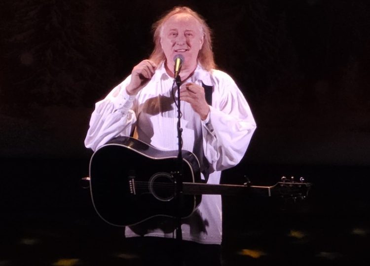 La mulți ani, Ștefan Hrușcă! Artistul care vesteşte Crăciunul împlinește azi 68 de ani