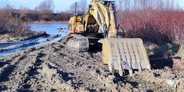 Exploatări minerale ilegale depistate în Seini și Budești, utilaje indisponibilizate