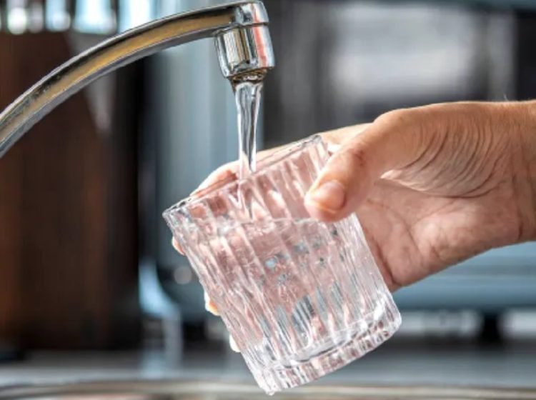 Lucrări de reparații la rețeaua publică de alimentare cu apă în cartierul Valea Borcutului