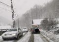 Atenție! Circulație îngreunată pe D.J. 184 în Cavnic din cauza aglomerației și a ninsorii