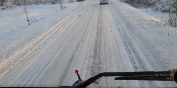 Drumarii au ajuns și pe DJ 182B care leagă Baia Mare de Coaș. De ce le-a luat atât de mult timp