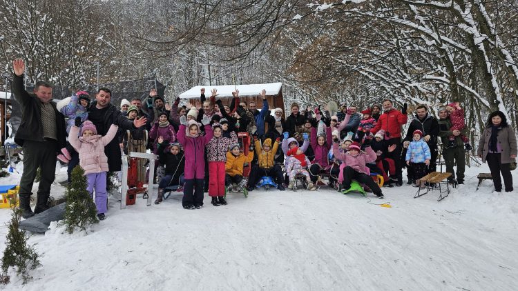 FOTO: Prefectul de Maramureș „a dat în mintea copiilor”