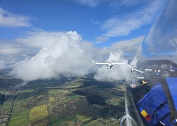 Cursuri gratuite de planorism pentru tinerii din Maramureș