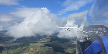 Cursuri gratuite de planorism pentru tinerii din Maramureș