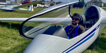 Ultimele zile de înscriere la cursuri de planorism și parașutism