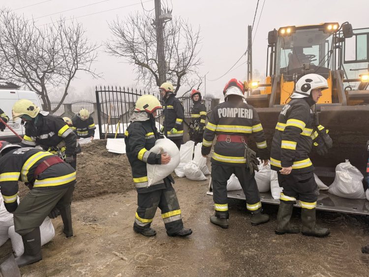 FOTO: Săptămână intensă pentru pompierii voluntari din cadrul SVSU Târgu Lăpuș