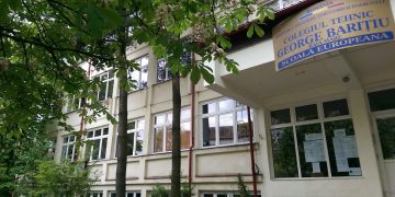 Miros de gaz la Colegiul Tehnic „George Barițiu” din Baia Mare. Elevii au fost evacuați preventiv