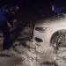 Jandarmii montani de la Șuior, în sprijinul unei familii care a rămas cu mașina înzăpezită la Mogoșa