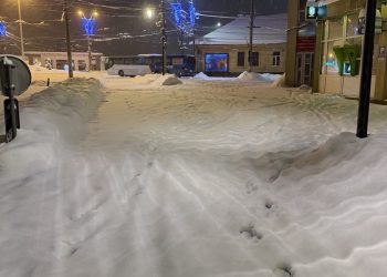 Foto: Prea puțin, prea târziu. Dezastru pe străzile din oraș