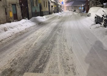 Foto: Prea puțin, prea târziu. Dezastru pe străzile din oraș