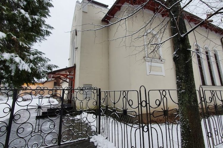 Slujbe oficiate la Biserica romano-catolică „Cristos Rege” din Baia Mare, transmise la Radio Maria