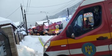 ACTUALIZARE 2: Incendiu la un service din Baia Mare