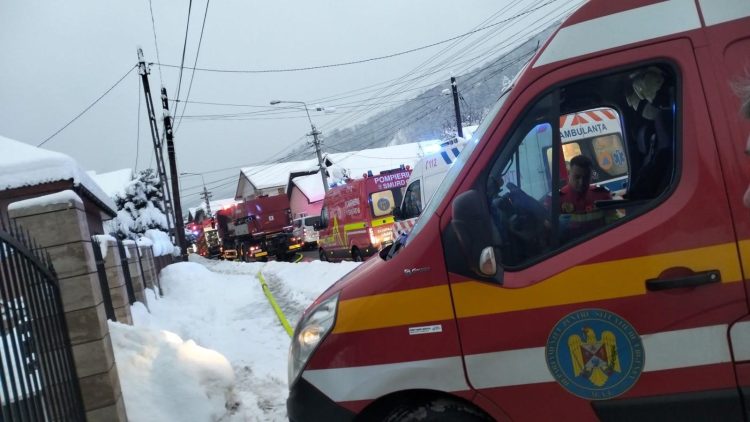 ACTUALIZARE 2: Incendiu la un service din Baia Mare