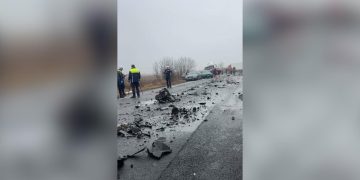 Accident teribil pe E70.  Cel puțin șase persoane au murit în urma unui impact devastator între un microbuz, un TIR și o autocisternă