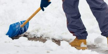 Băimărenii ar ieși să curețe zăpada și nu prea…..