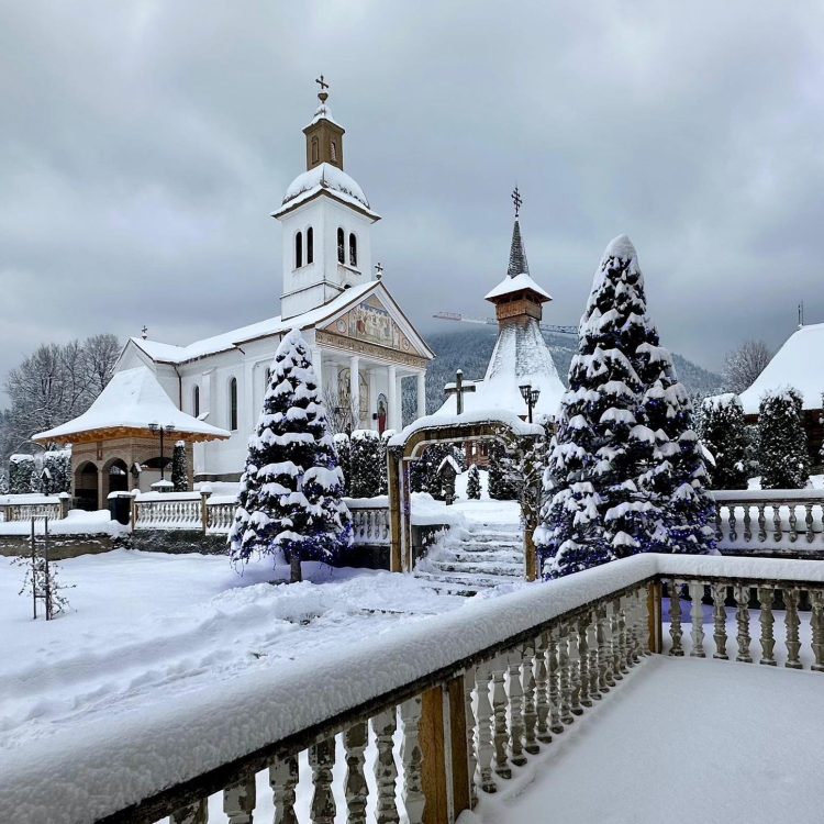 Bucurie duhovnicească la Mănăstirea Moisei, de hramul de iarnă