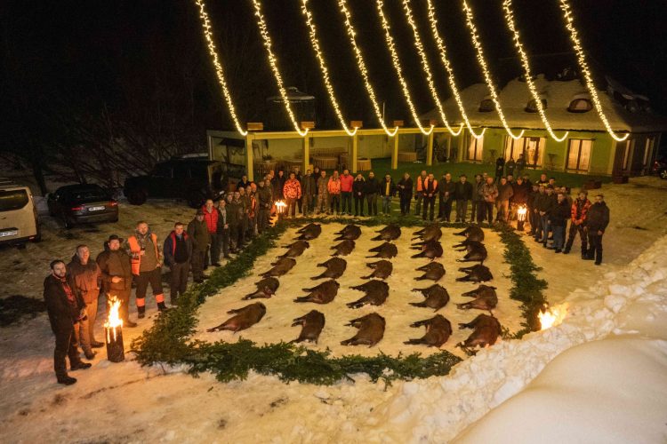 REPORTAJ TURISTIC: acolo unde vânătoarea devine speranță