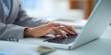 Cursuri gratuite pentru formarea competențelor digitale de bază, la Ocna Șugatag