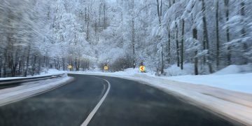 Cum se circulă pe drumurile din județ și cum va fi vremea de azi