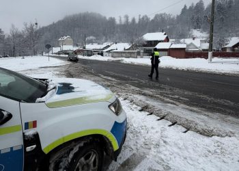 Trafic restricționat temporar în Pasul Șetref, din cauza condițiilor meteo. Circulația a fost reluată complet