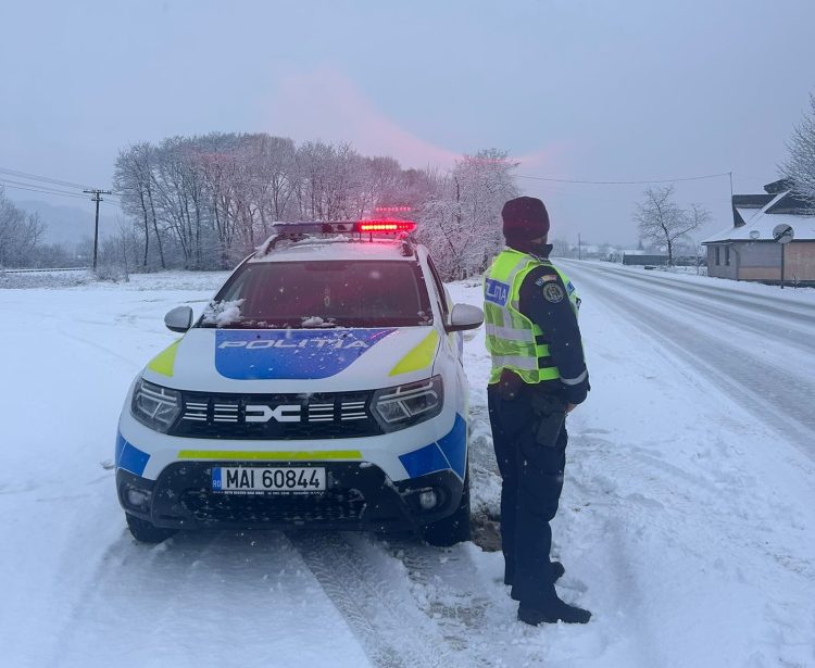 Recomandările polițiștilor rutieri pentru circulația în siguranță pe drumurile din Maramureș, în condiții de iarnă
