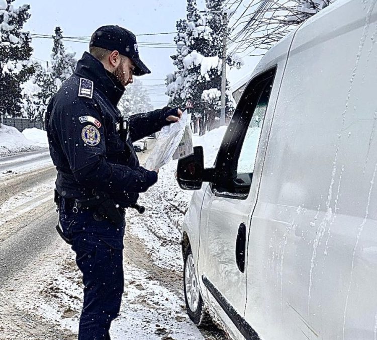 Zeci de autoturisme verificate și amenzi de peste 5.000 de lei, în urma unei acțiuni a poliției în Sighet