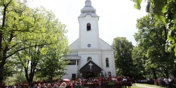 Comunitatea greco-catolică din Racșa reclamă marginalizare și blocaje administrative: „Suntem împinși spre dispariție”