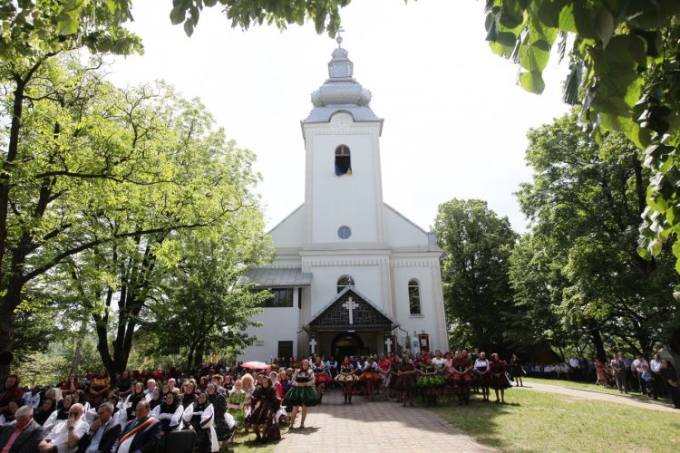 Comunitatea greco-catolică din Racșa reclamă marginalizare și blocaje administrative: „Suntem împinși spre dispariție”