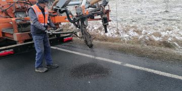 Au început plombările pe drumurile naționale din Maramureș