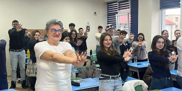 Lecții care salvează vieți: elevii de la „Vasile Lucaciu” au învățat manevrele de prim ajutor