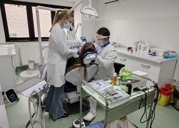 Prevenție și distracție. Lecții de igienă orală care fac zâmbetele să strălucească