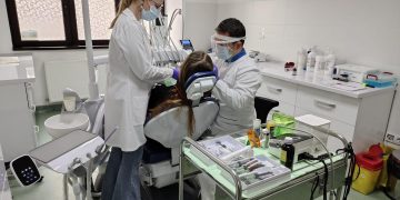 Prevenție și distracție. Lecții de igienă orală care fac zâmbetele să strălucească