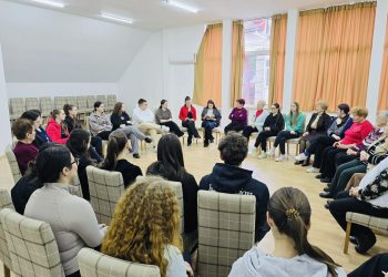 Lectura, punte între generații: emoție și dialog la Centrul CASPEV din Baia Mare – foto