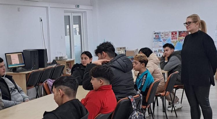 Baia Mare: Centrul Comunitar Multifuncțional – Siguranța începe cu informarea!