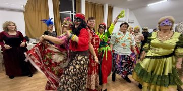 Seniorii de la Caspev au dat viață personajelor de epocă, într-un adevărat cadru de poveste – foto